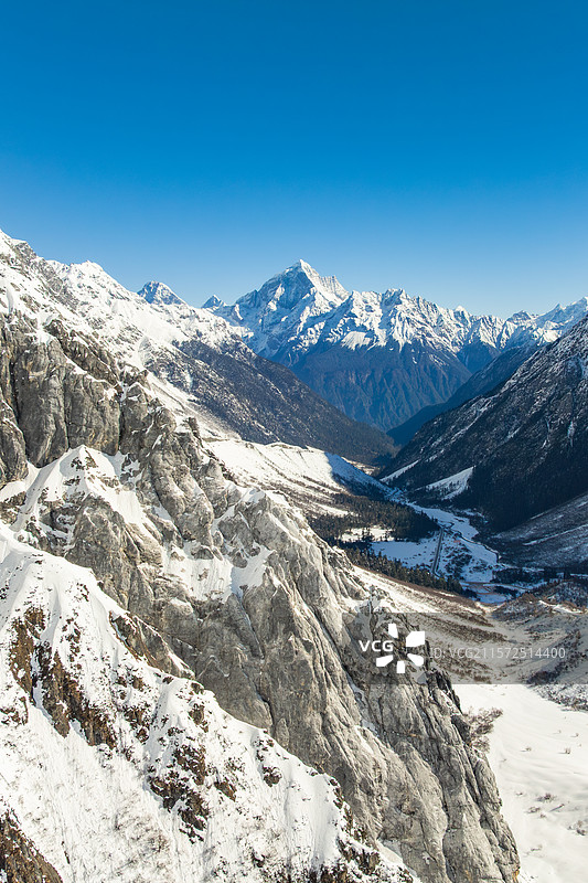 波密至嘎隆拉雪山（隧道）段扎墨公路图片素材