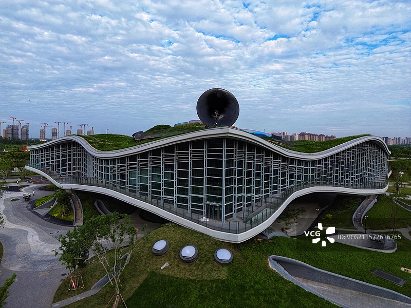 在水一方科幻馆，上海奉贤新城地标建筑图片素材