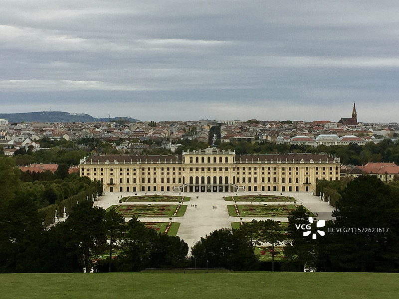 阴天维也纳美泉宫风景图片素材