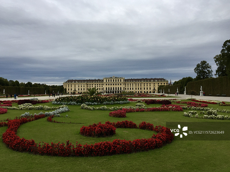 阴天维也纳美泉宫风景图片素材