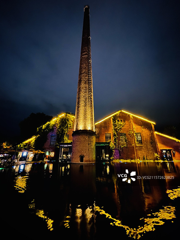 夜幕之下的陶溪川图片素材