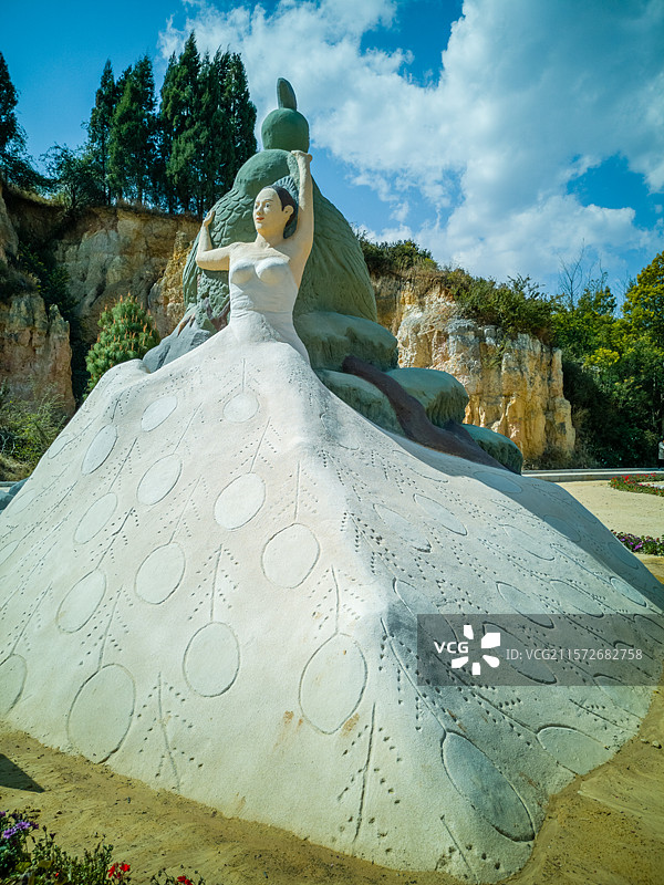 云南省曲靖市陆良县彩色沙林图片素材