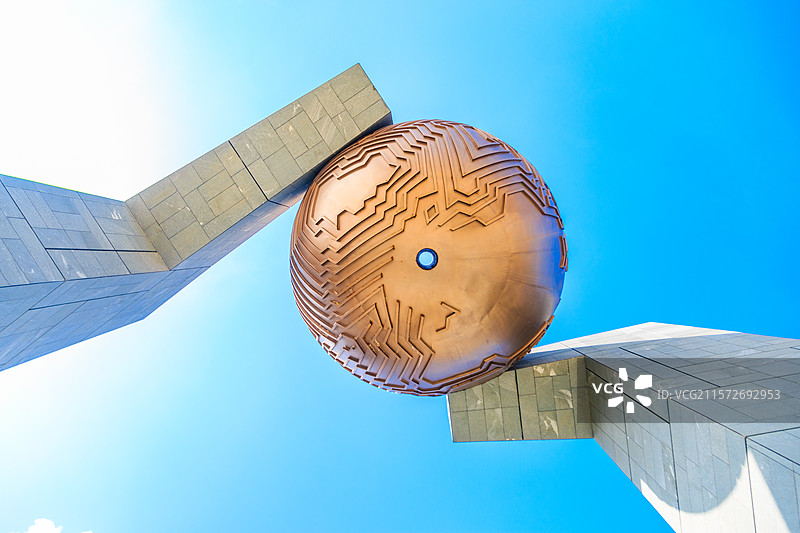 汕头南澳岛上的北回归线标志塔图片素材