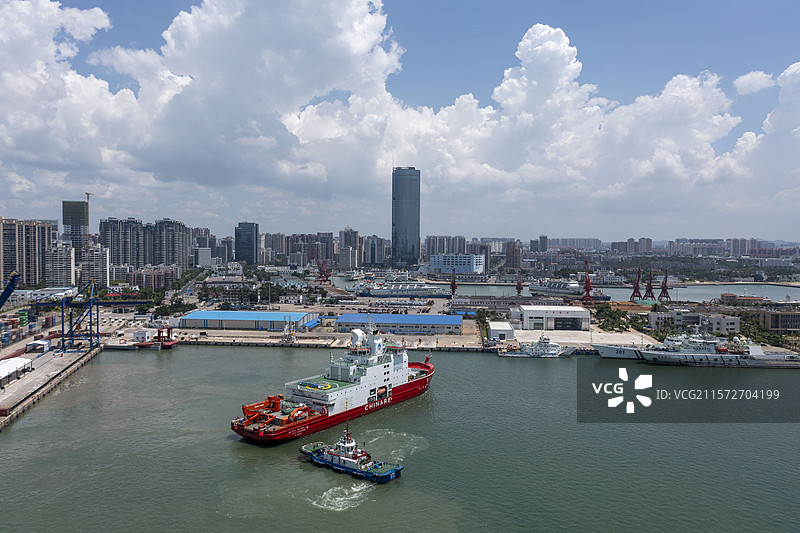 6月8日，雪龙2号科考船结束访问海口，启程返回上海，图片素材