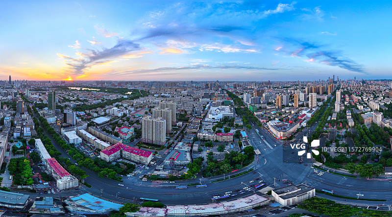 航拍济南日落时分城市风光图片素材