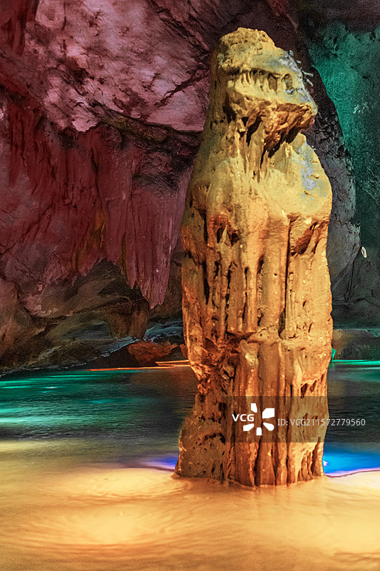 浙江杭州桐庐瑶琳仙境垂云通天河溶洞图片素材