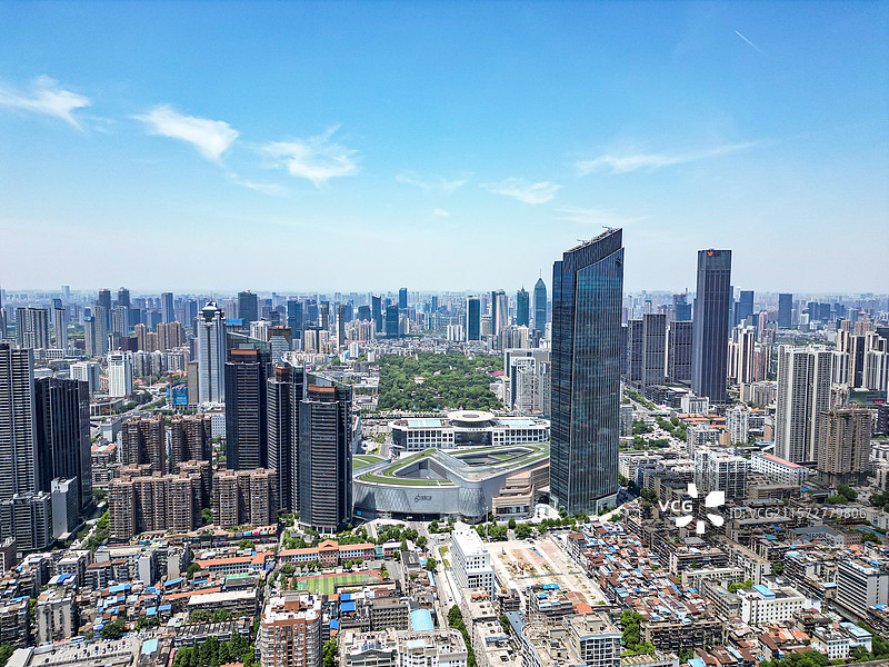 武汉市汉口硚口区汉正街恒隆金融中心大厦与西北湖金融街航拍图片素材