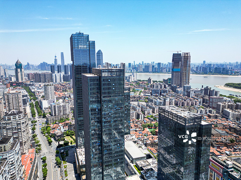 武汉市汉口硚口区汉正街恒隆金融中心大厦与西北湖金融街航拍图片素材