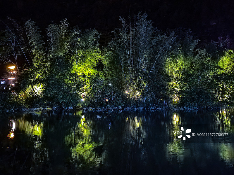 中国广西壮族自治区崇左市大新县明仕田园景区明仕山庄夜景图片素材