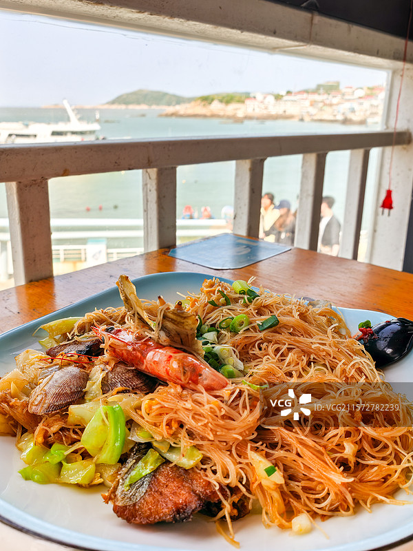 舟山海鲜炒米线特色美食特写图片素材