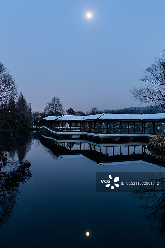 杭州浴鹄湾夜雪图片素材