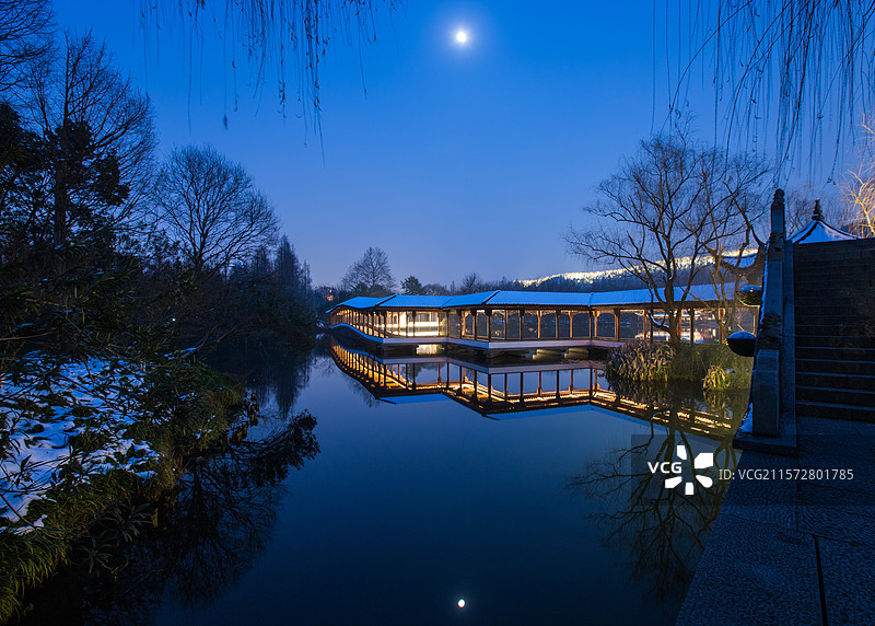 杭州浴鹄湾夜雪图片素材