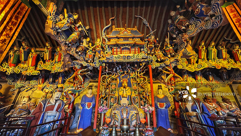 五台山金阁寺，始建于唐代宗年间，为密教中心，寺内佛像众多，千手观音像高大壮观，建筑宏伟，文化底蕴深厚图片素材