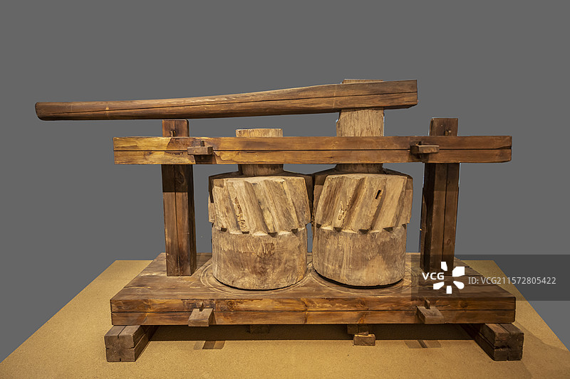 广西民族博物馆“壮族文化展”：榨糖机（现代，广西那坡）图片素材