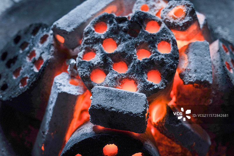 燃烧的蜂窝煤图片素材