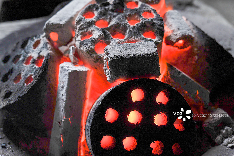 燃烧的蜂窝煤图片素材