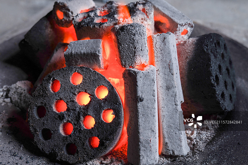 燃烧的蜂窝煤图片素材