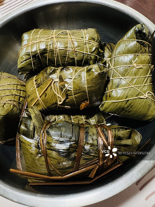 妈妈包的手工粽子图片素材