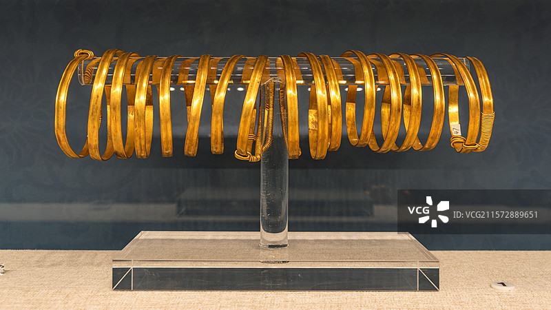 凤纹金帔坠，明代，驻马店上蔡县顺阳王墓出土，河南博物院展出图片素材