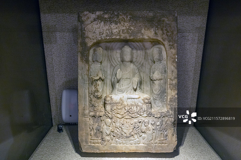 陕西省西安市博物馆一佛二菩萨佛龛北周557-581年西安市未央区出土图片素材