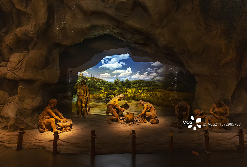江西省万年县仙人洞遗址石器时代生活场景复原 江西省博物馆图片素材