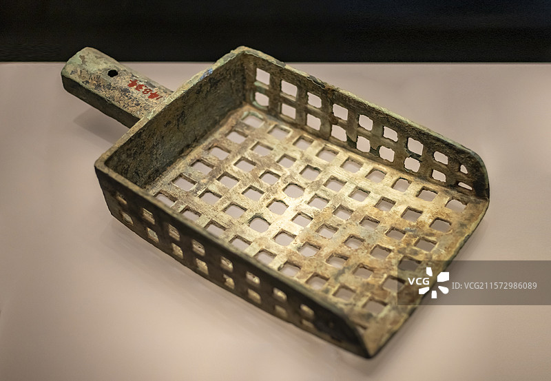 方孔青铜碳铲 春秋 靖安县水口公社李家头山出土 江西省博物馆图片素材