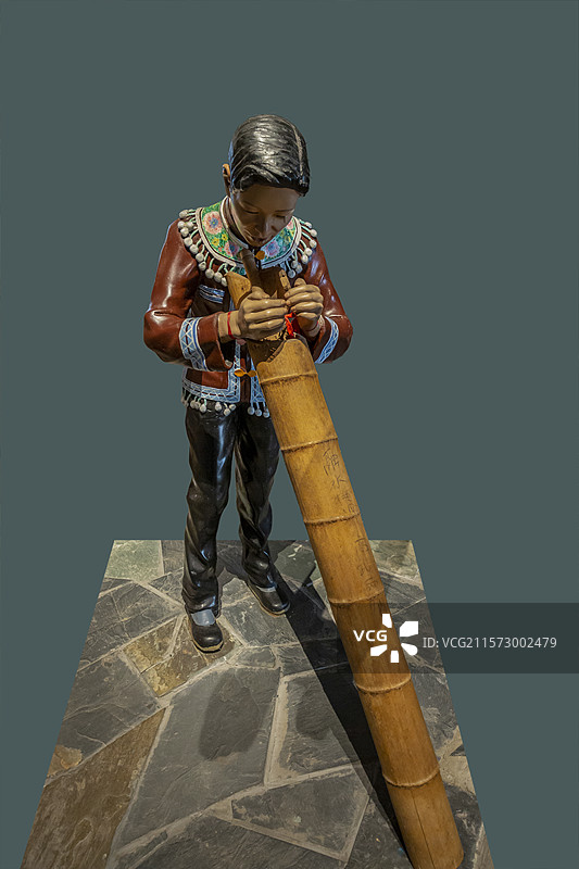 广西民族博物馆“和谐乐章”展：“芦笙踩堂舞”（融水，苗族；苗族吹奏芦笙，必以舞蹈配合）图片素材