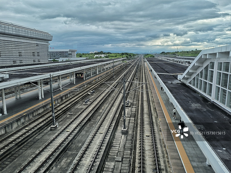 安徽省黄山市高铁站黄山北站铁路铁轨轨道站台图片素材