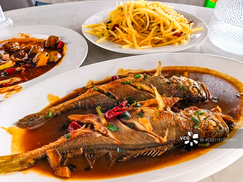 红烧大黄鱼海鲜美食特写图片素材
