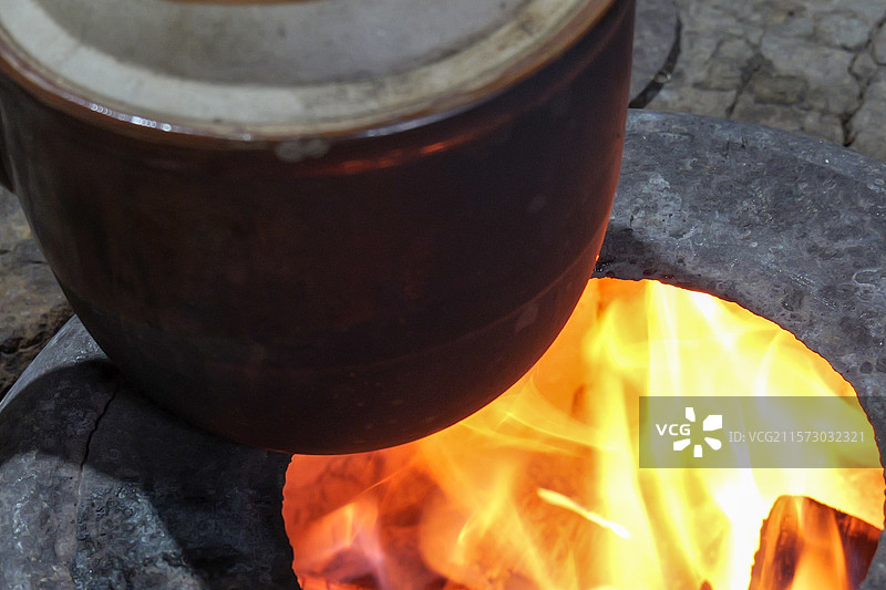 中医中药熬制图片素材