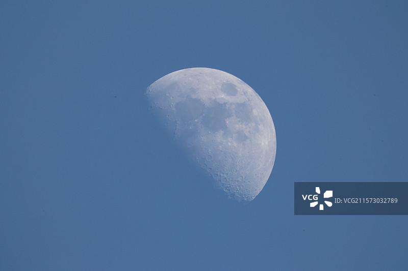 月亮表面图片素材