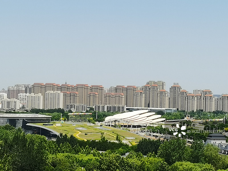 唐山南湖公园龙山阁看到的唐山市风光图片素材