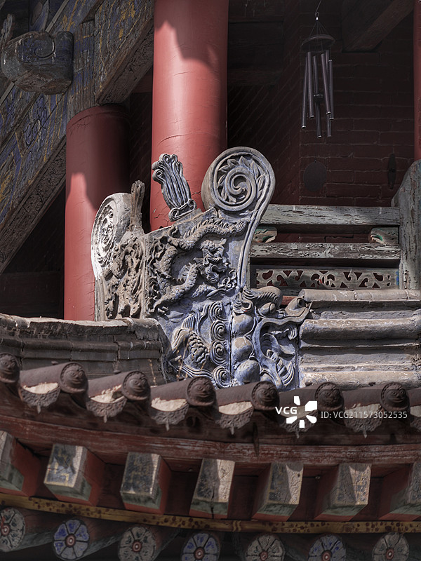 五台山金阁寺，始建于唐代宗年间，为密教中心，寺内佛像众多，千手观音像高大壮观，建筑宏伟，文化底蕴深厚图片素材