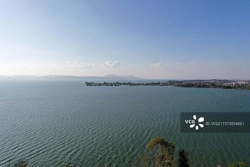 航拍云南昆明滇池绿道美丽风光图片素材