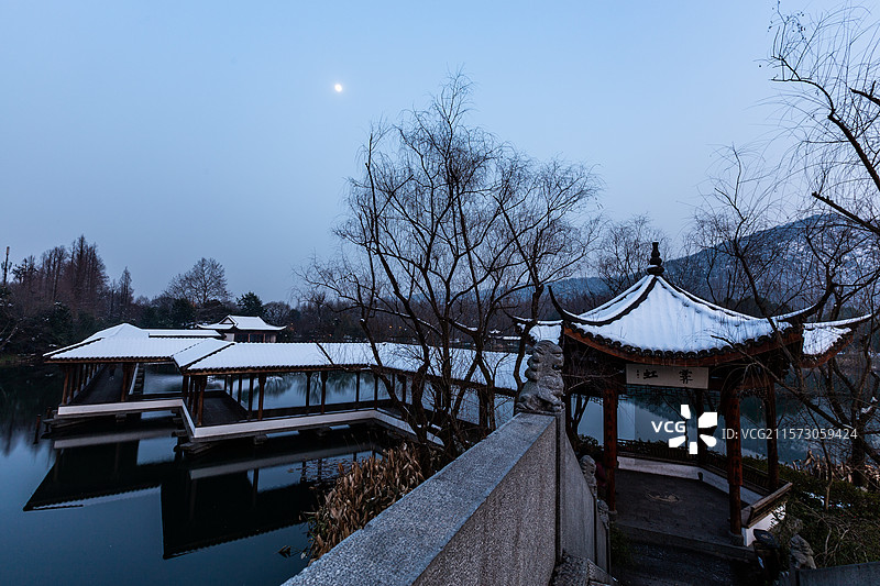 杭州浴鹄湾夜雪图片素材