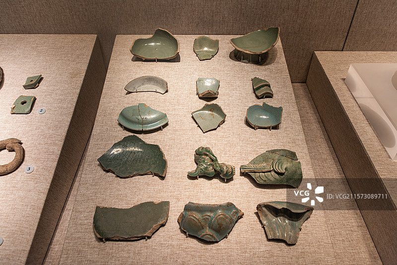 汝窑瓷片，北宋，平顶山宝丰县清凉寺出土，河南博物院展出图片素材