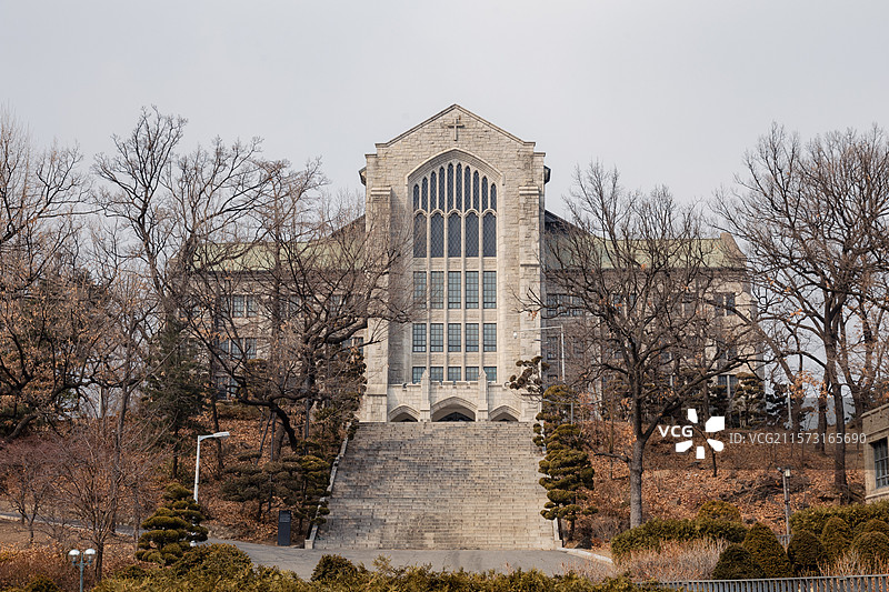韩国首尔梨花女子大学大礼堂春天景色图片素材