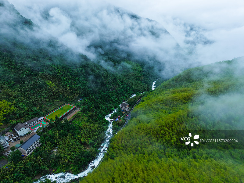 航拍浙江杭州天目山云雾仙境图片素材