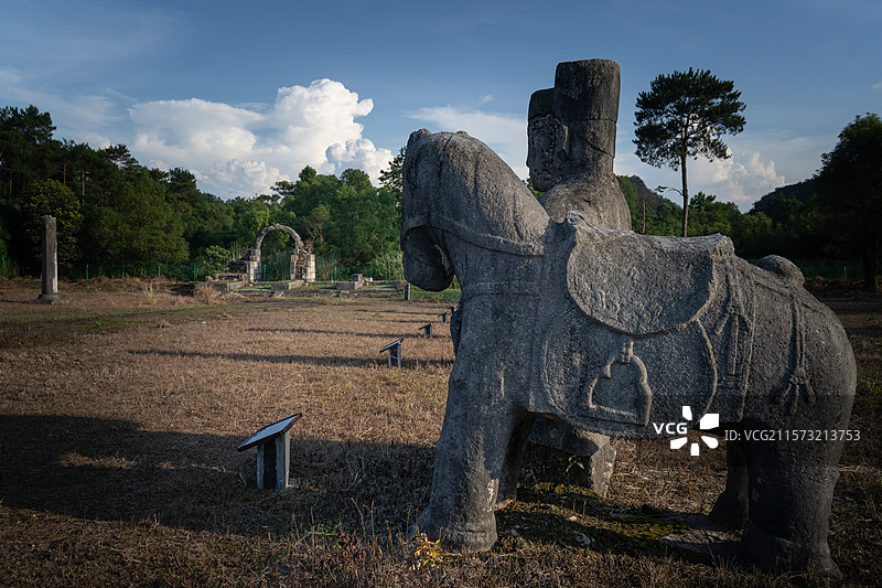 靖江恭惠王陵，靖江王陵国家考古遗址公园。图片素材