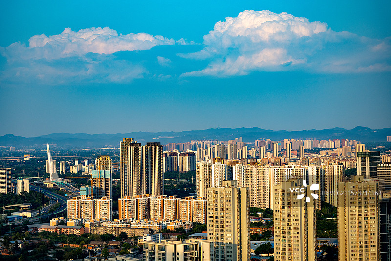 成都东郊蓝天白云图片素材