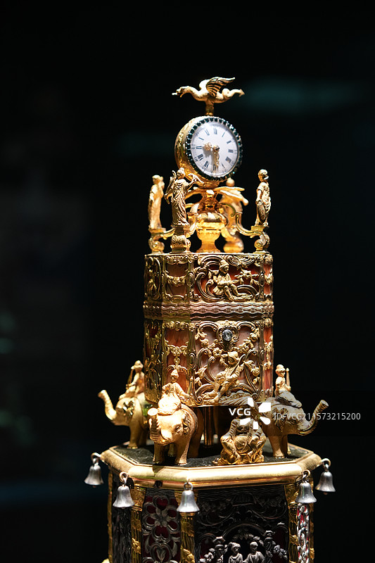 18世纪英国铜镀金嵌玛瑙银花规矩箱音乐表图片素材