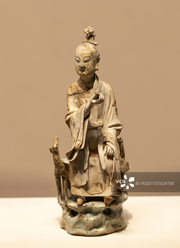青白釉仙人瓷坐像 南宋 波阳县（今鄱阳县）南宋咸淳四年（1268年）贵溪县人民政府移交 江西省博物馆图片素材