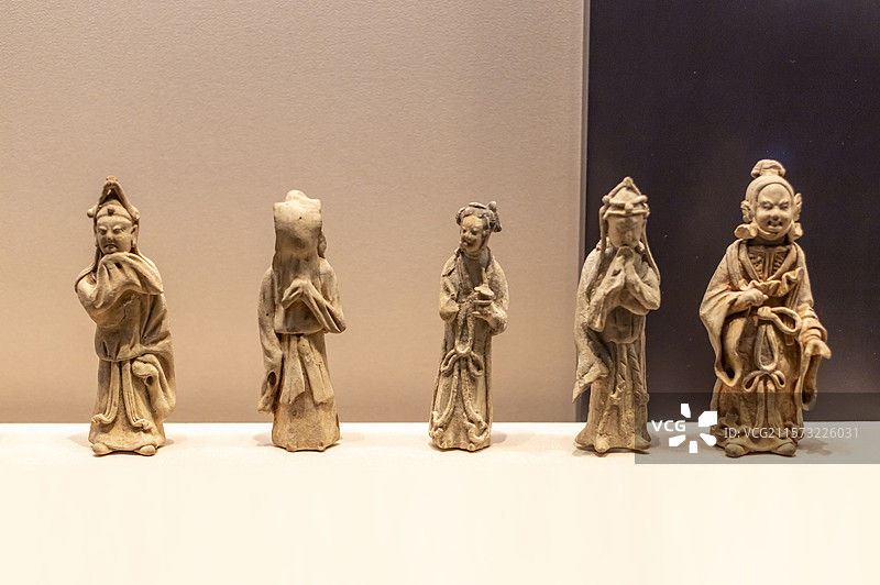 素胎瓷戏俑 波阳县（今鄱阳县）南宋景定五年（1264年）洪子成夫妇墓 江西省博物馆图片素材