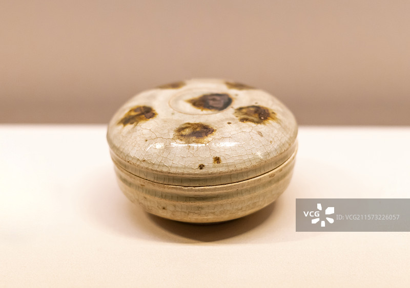褐彩青白釉瓷粉盒 德安县义峰山北宋康定元年（1040年）吴亮墓 江西省博物馆图片素材