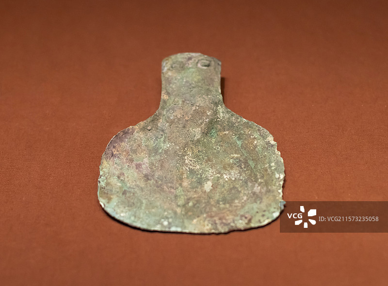 双目纹椭圆銎青铜铲 商 吉安市新干县大洋洲镇程家村 江西省博物馆图片素材