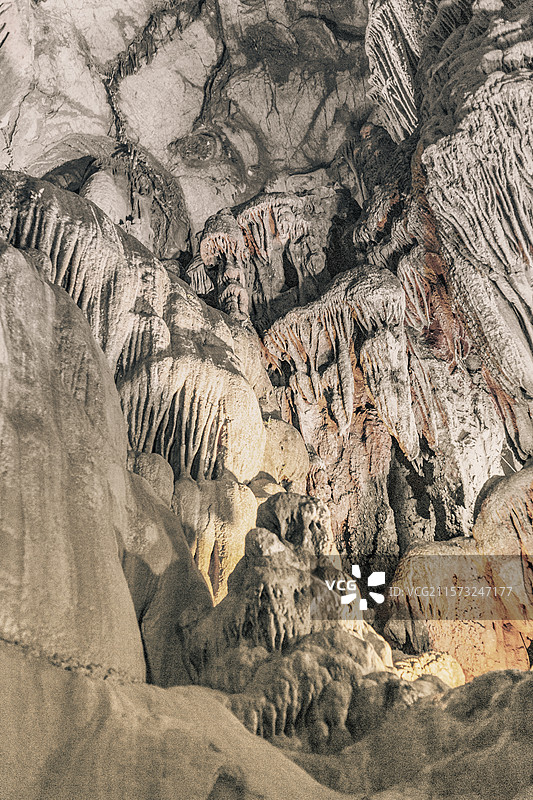 浙江杭州桐庐瑶琳仙境垂云通天河溶洞内部景色图片素材