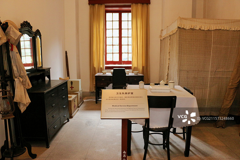 南昌起义总指挥部旧址卫生队救护室：救治伤员的重要场所，展现了起义后勤保障工作的历史细节图片素材
