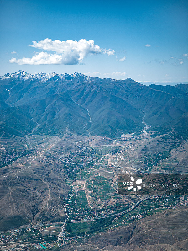 高空航拍海东市乐都区斜沟村斜沟1号桥斜沟5号桥图片素材