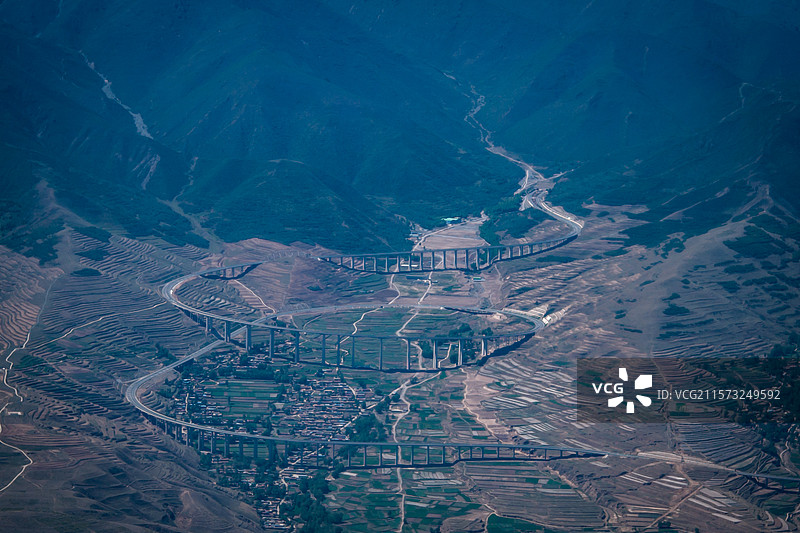 高空航拍青海省海东市乐都区斜沟村斜沟1号桥斜沟5号桥图片素材