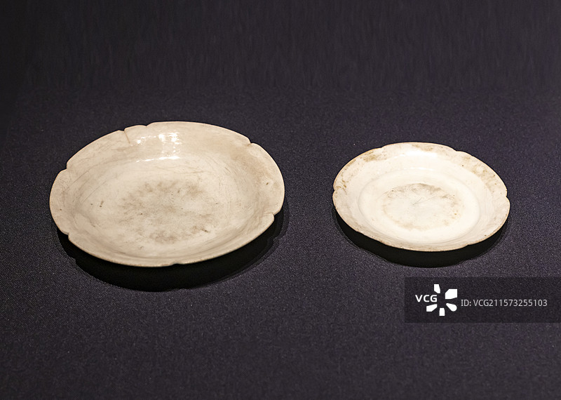 青白釉葵口碟 南丰县古城公社赖庄生产队北宋政和八年（1118年）墓 江西省博物馆图片素材